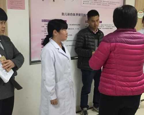 铅笔裤开个衩,才是今秋流行的样子